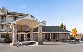 Super 8 By Wyndham Joliet I-55 N/Chicago